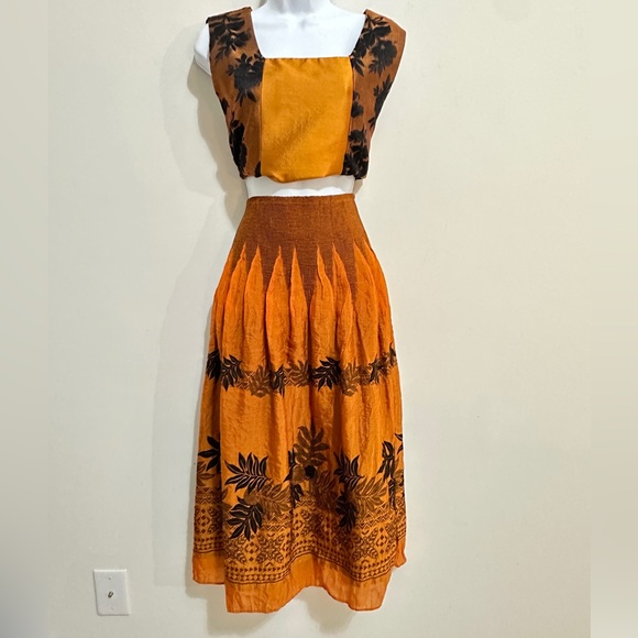 Vintage Brown & Black Metallic Contrasting Panel Jacquard Vest By Lily & Taylor - Picture 9 of 9